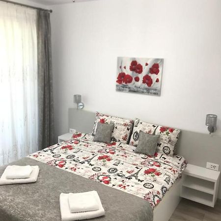 New Aparthotel Floresti Eksteriør bilde
