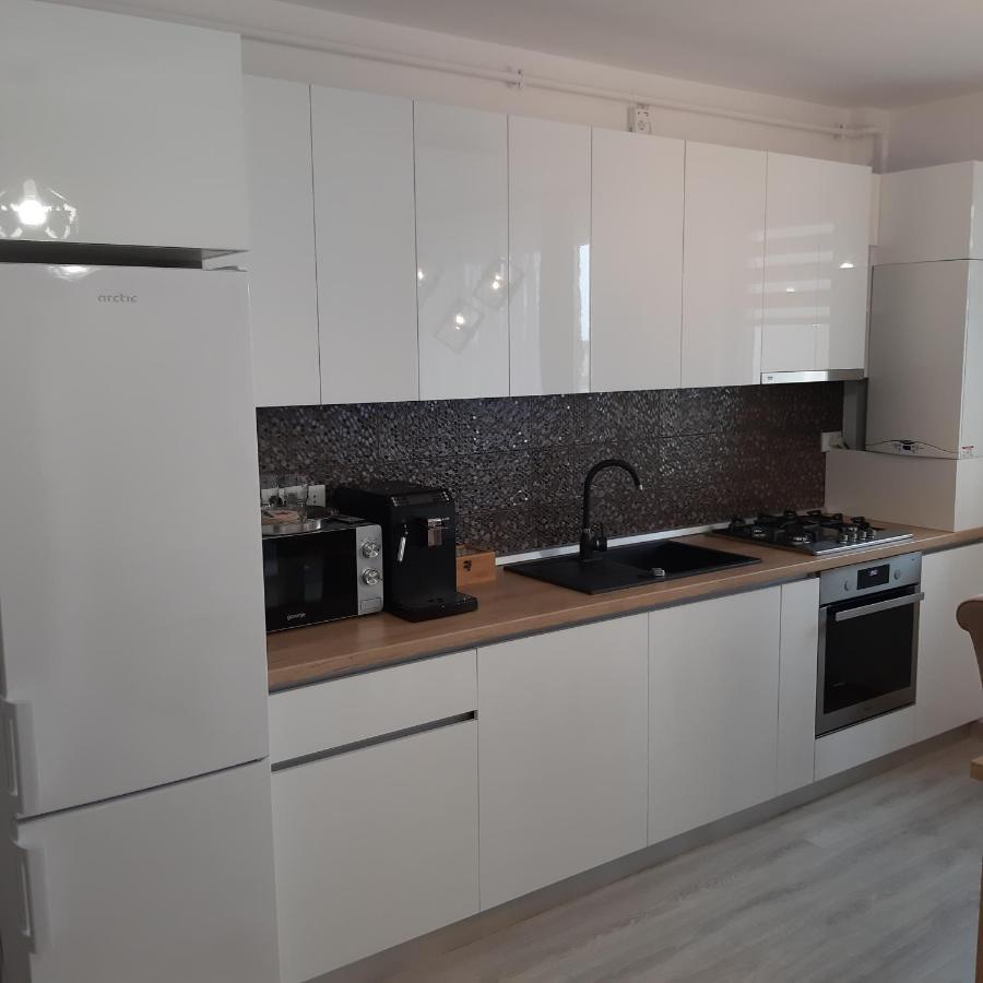 New Aparthotel Floresti Eksteriør bilde